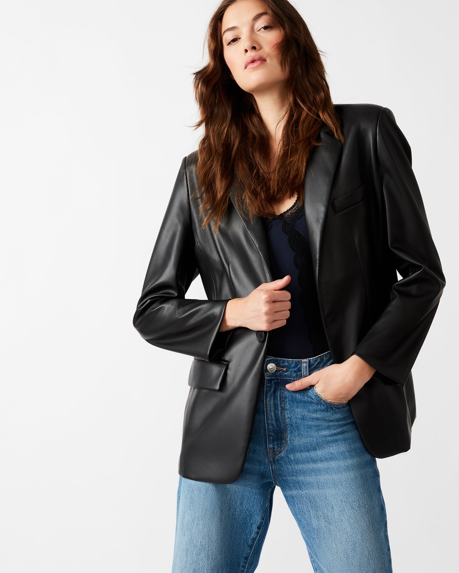 IMAAN FAUX LEATHER BLAZER BLACK