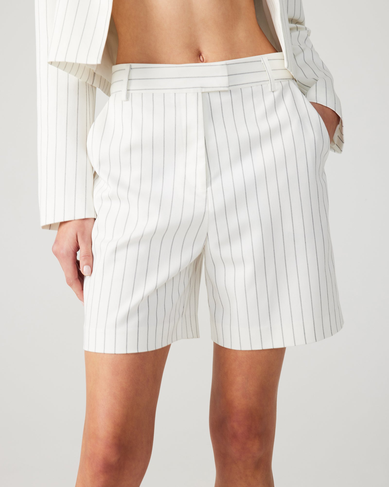 RUBINA SHORTS WHITE/BLACK - Image 2