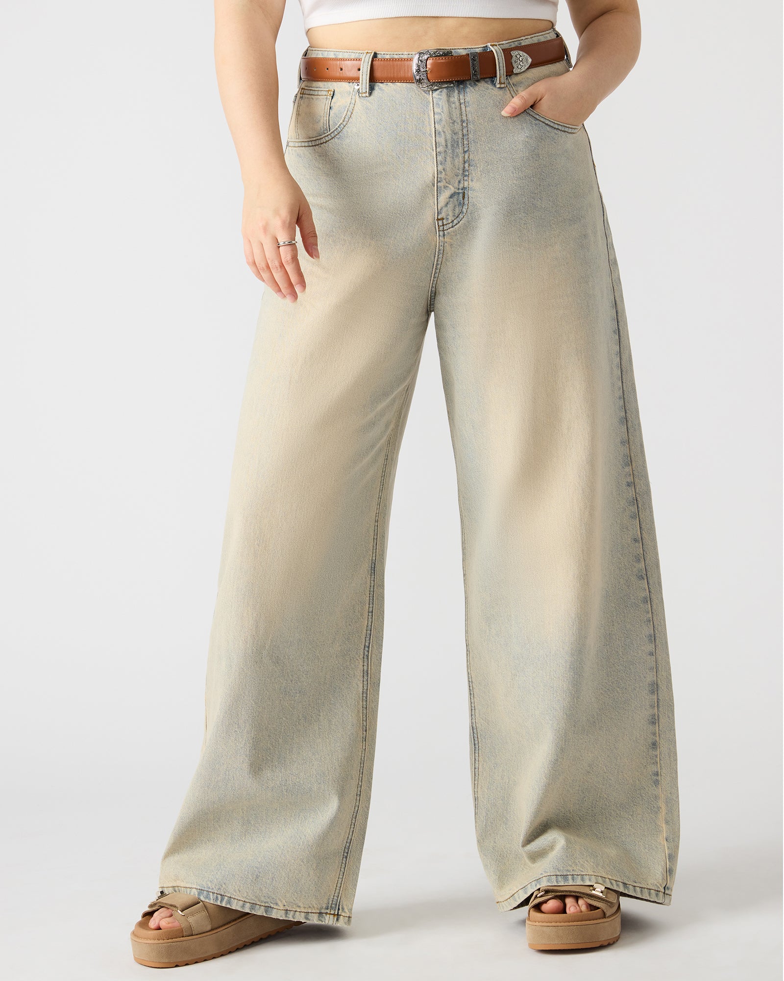 MAGNUS JEAN - Image 2