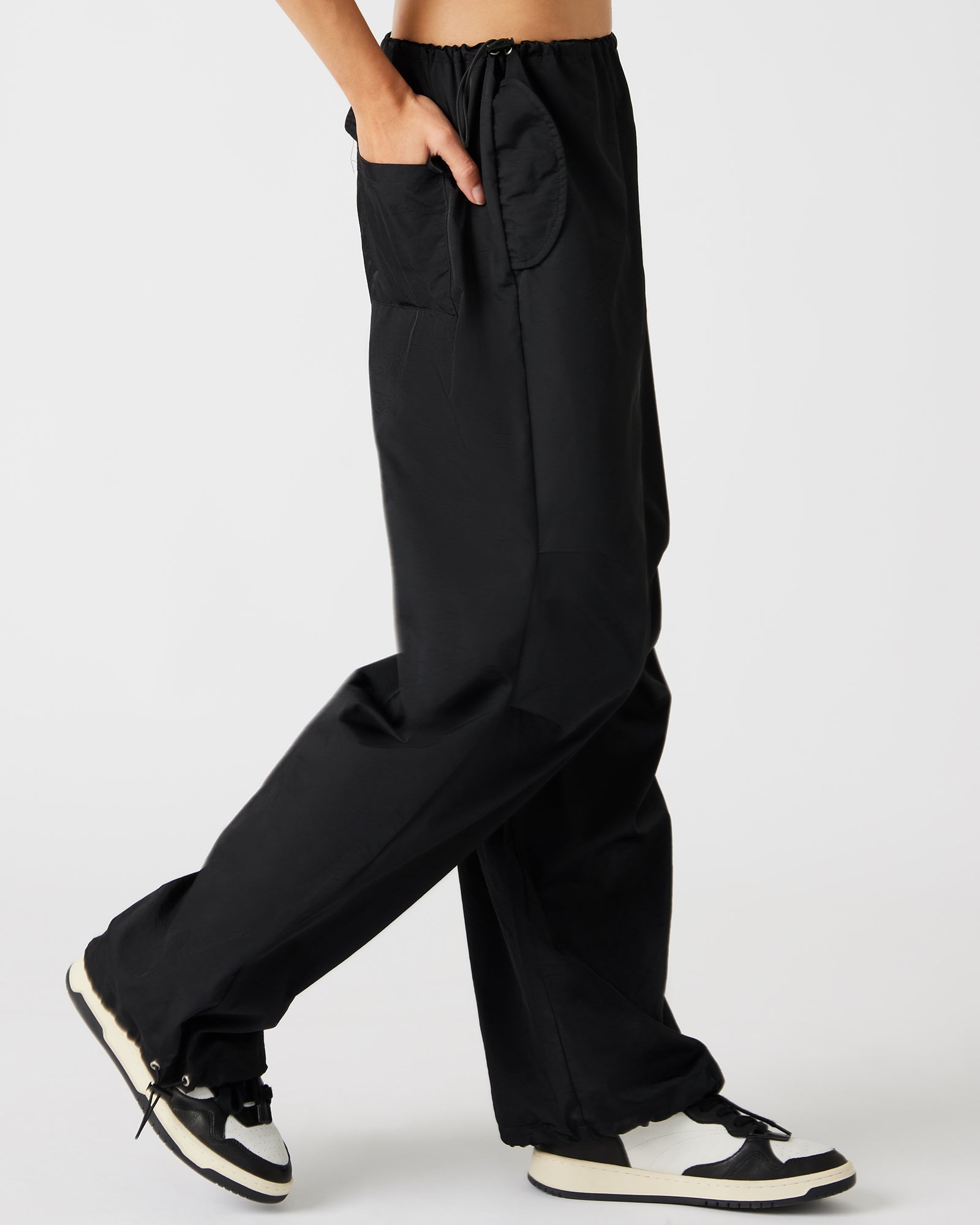 PIA PARACHUTE PANT BLACK - Image 4
