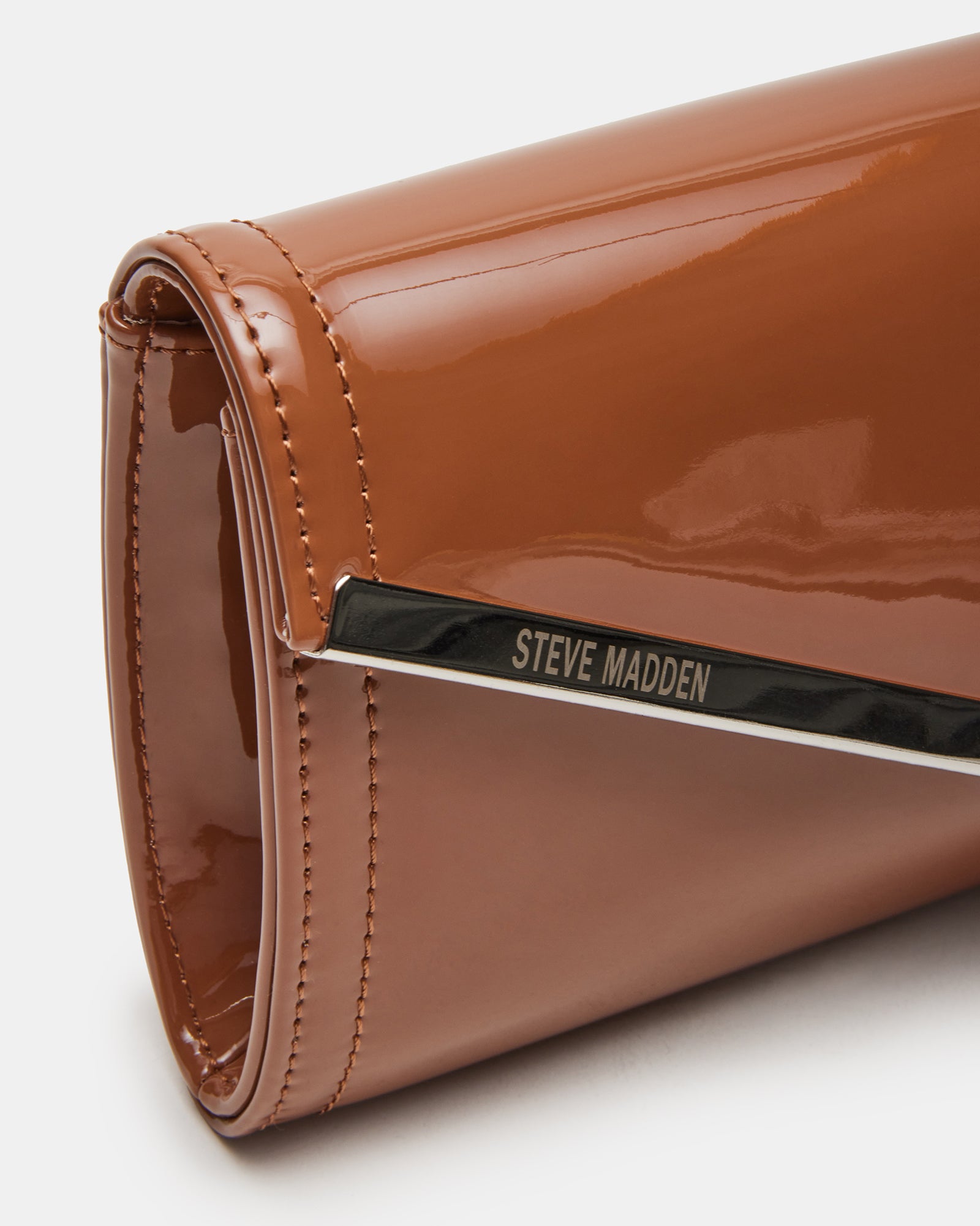 CLUTCHD BAG TAN PATENT - Image 3