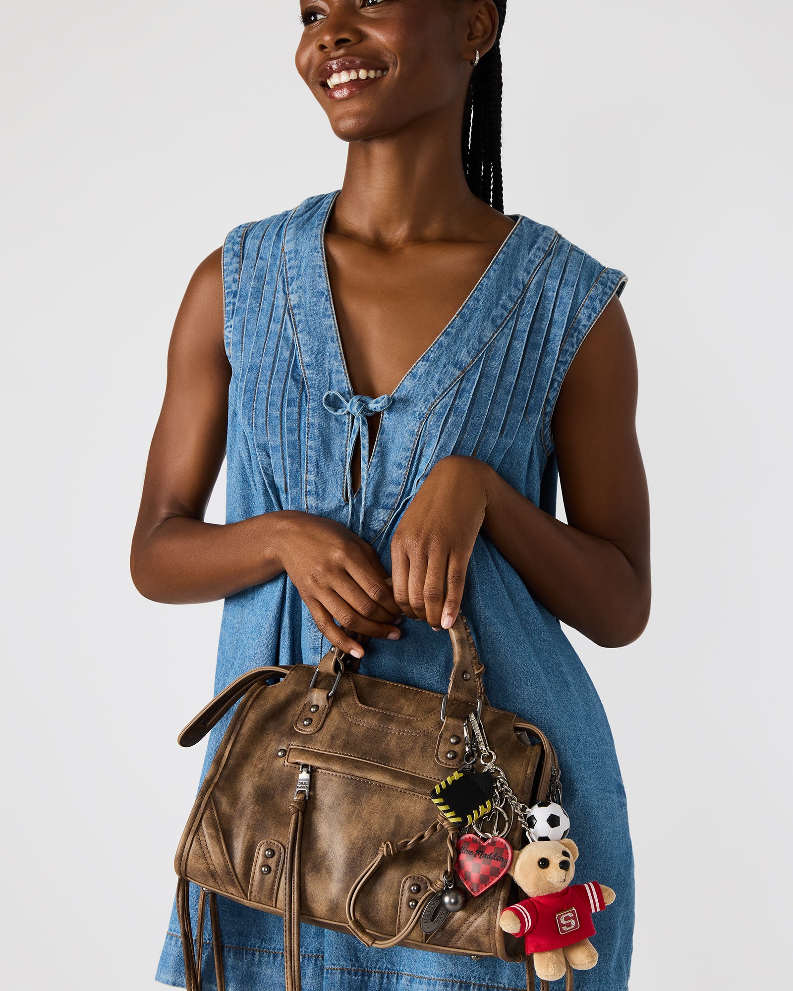 GOAL BAG CHARM RED MULTI - Image 2