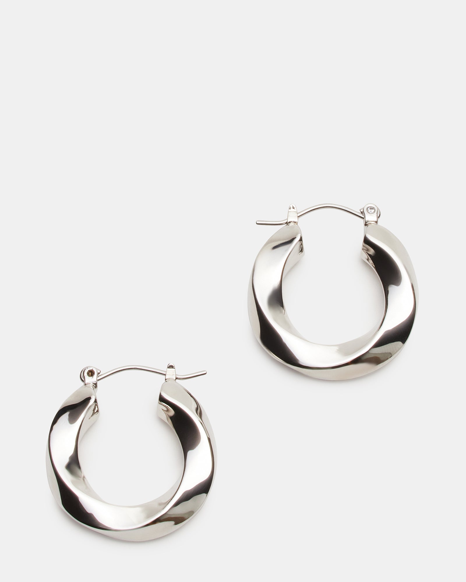 SMALL TWISTED HOOPS SILVER