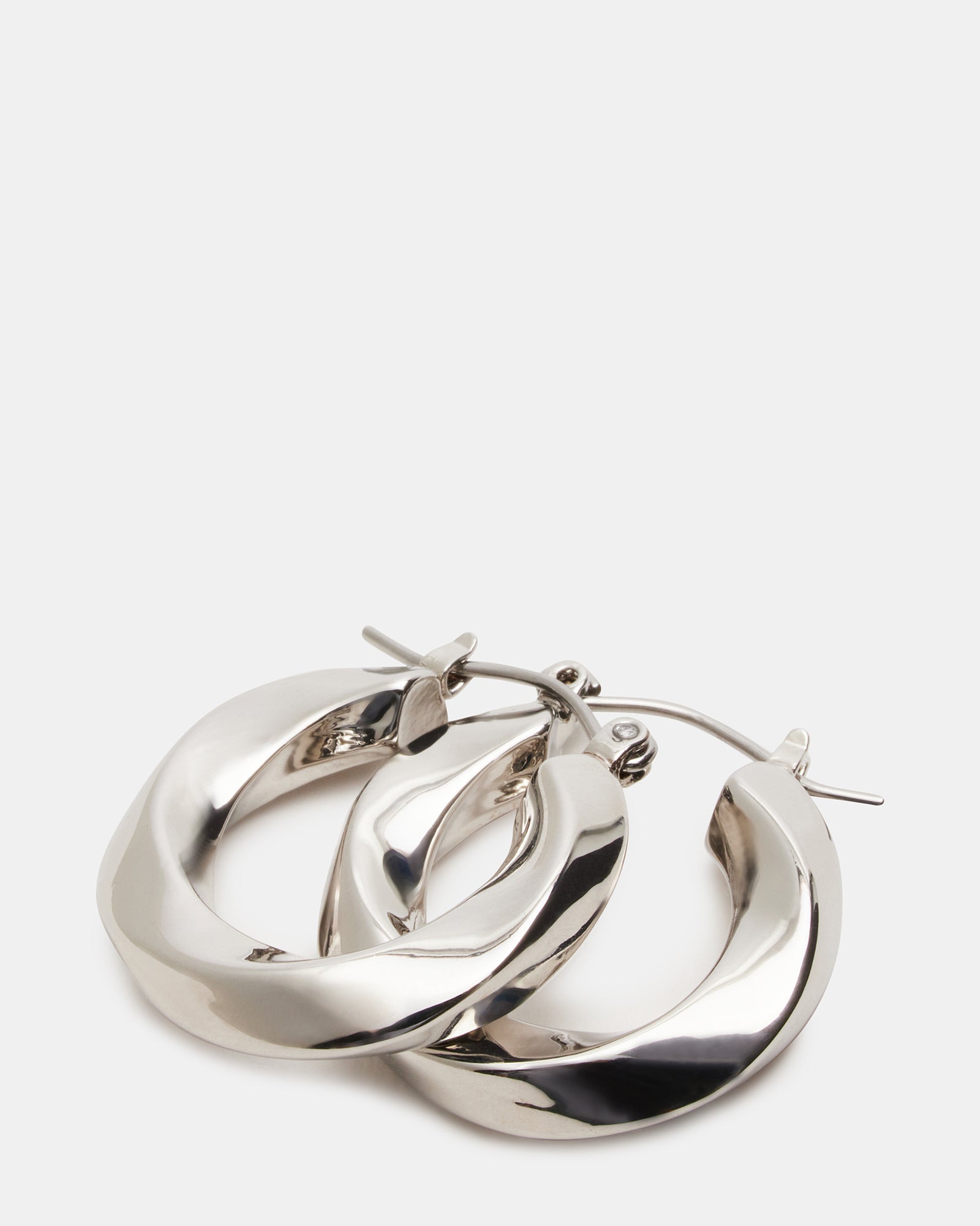 SMALL TWISTED HOOPS SILVER - Image 2