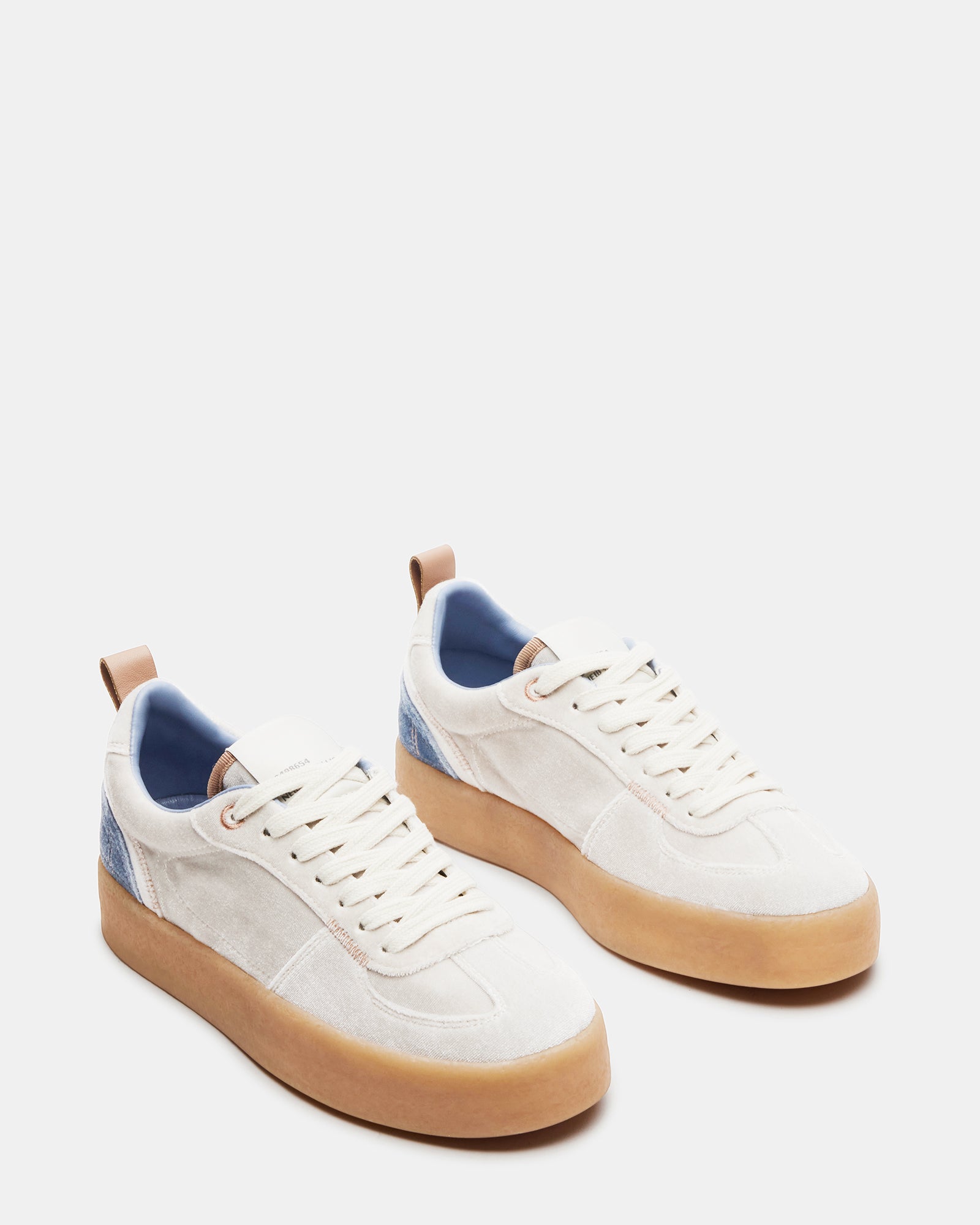 TUCKER WHITE - Image 3