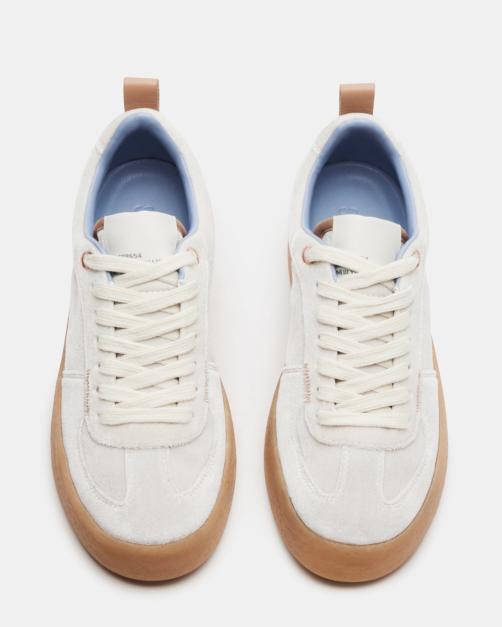 TUCKER WHITE - Image 5