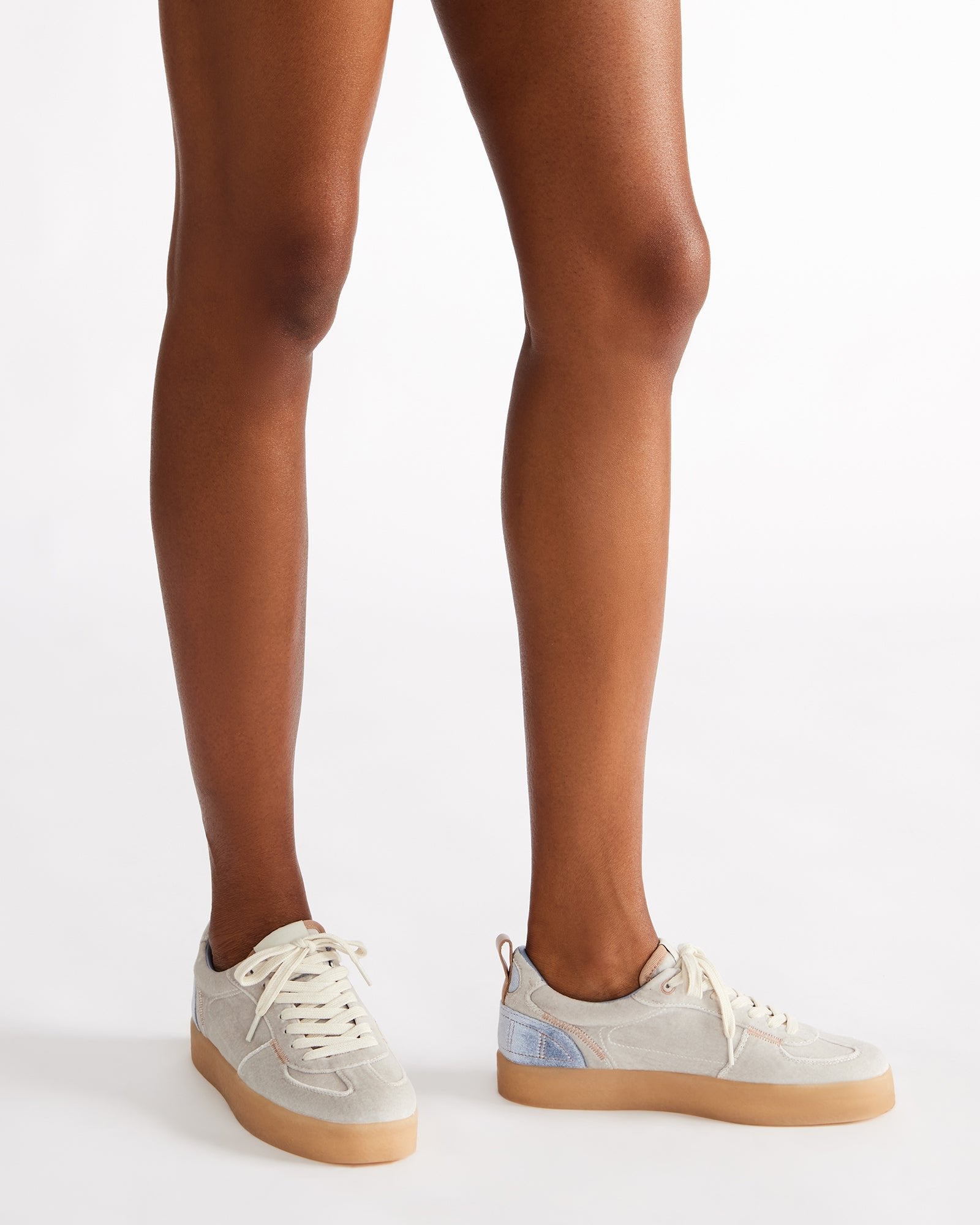 TUCKER WHITE - Image 2