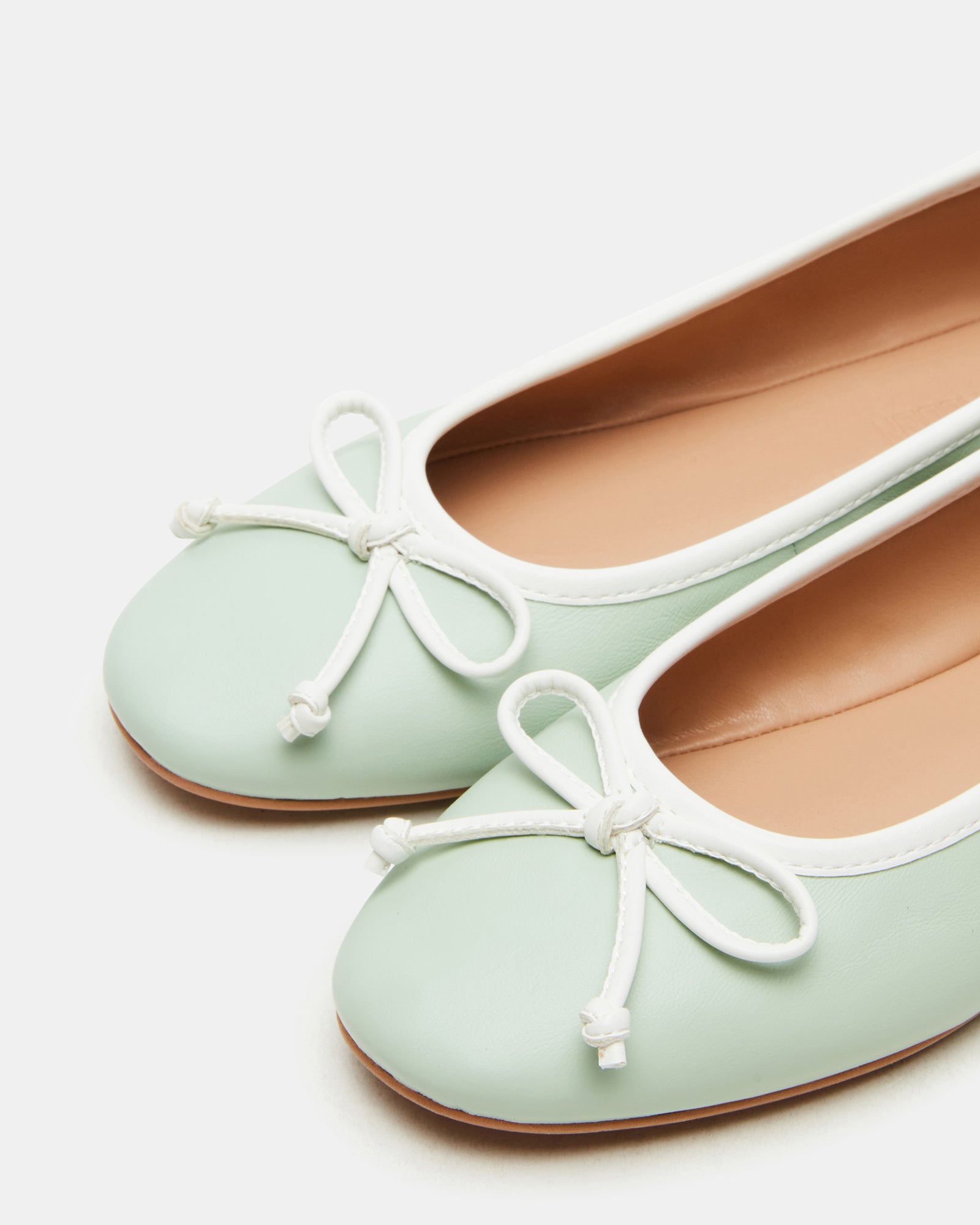 VIXEN FLAT AND HAILEE BAG PISTACHIO BUNDLE - Image 3