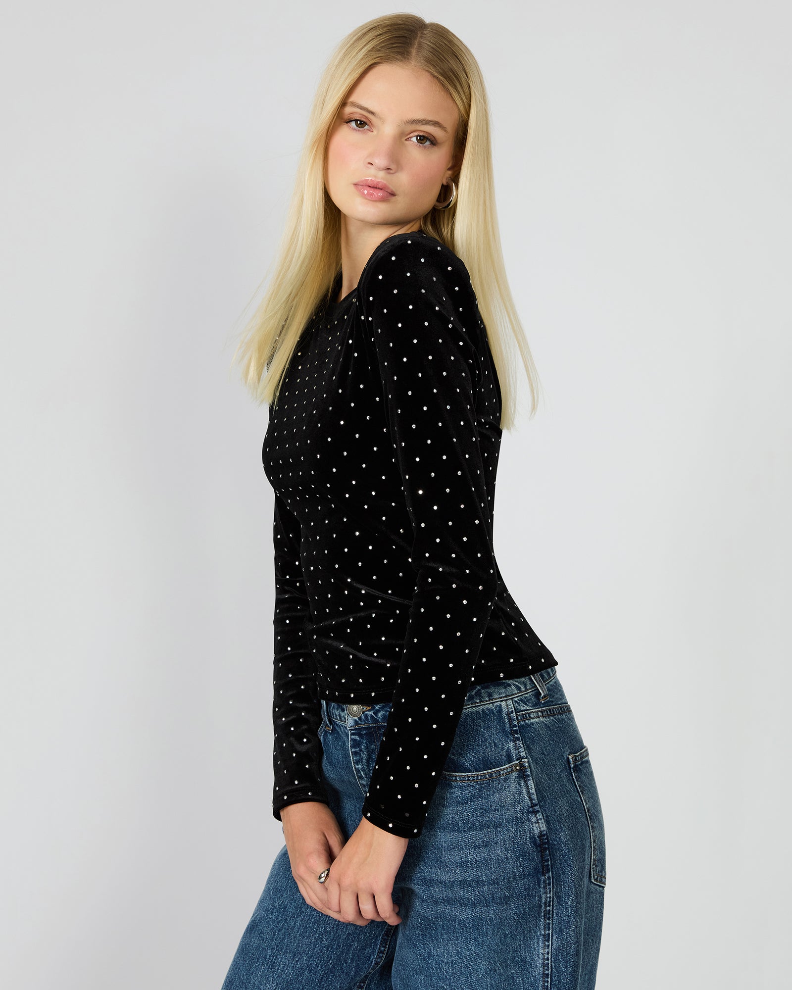 MADILYN STUDDED VELVET TOP BLACK - Image 4